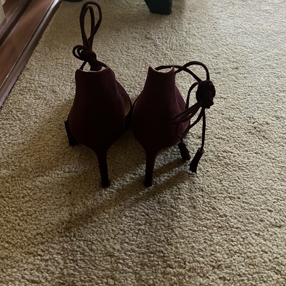 Heels - Picture 2 of 3